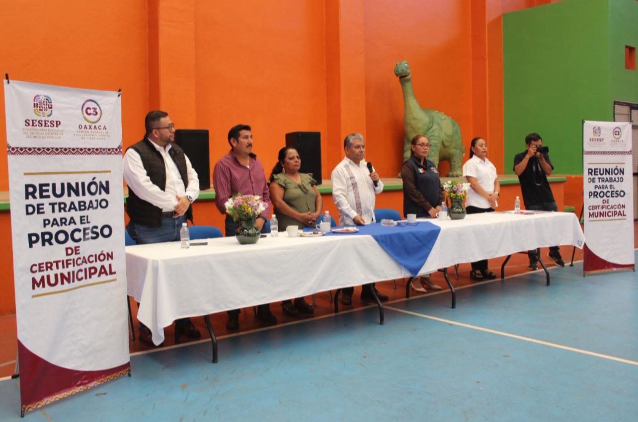 Reunión de trabajo para el proceso de Certificación Municipal.