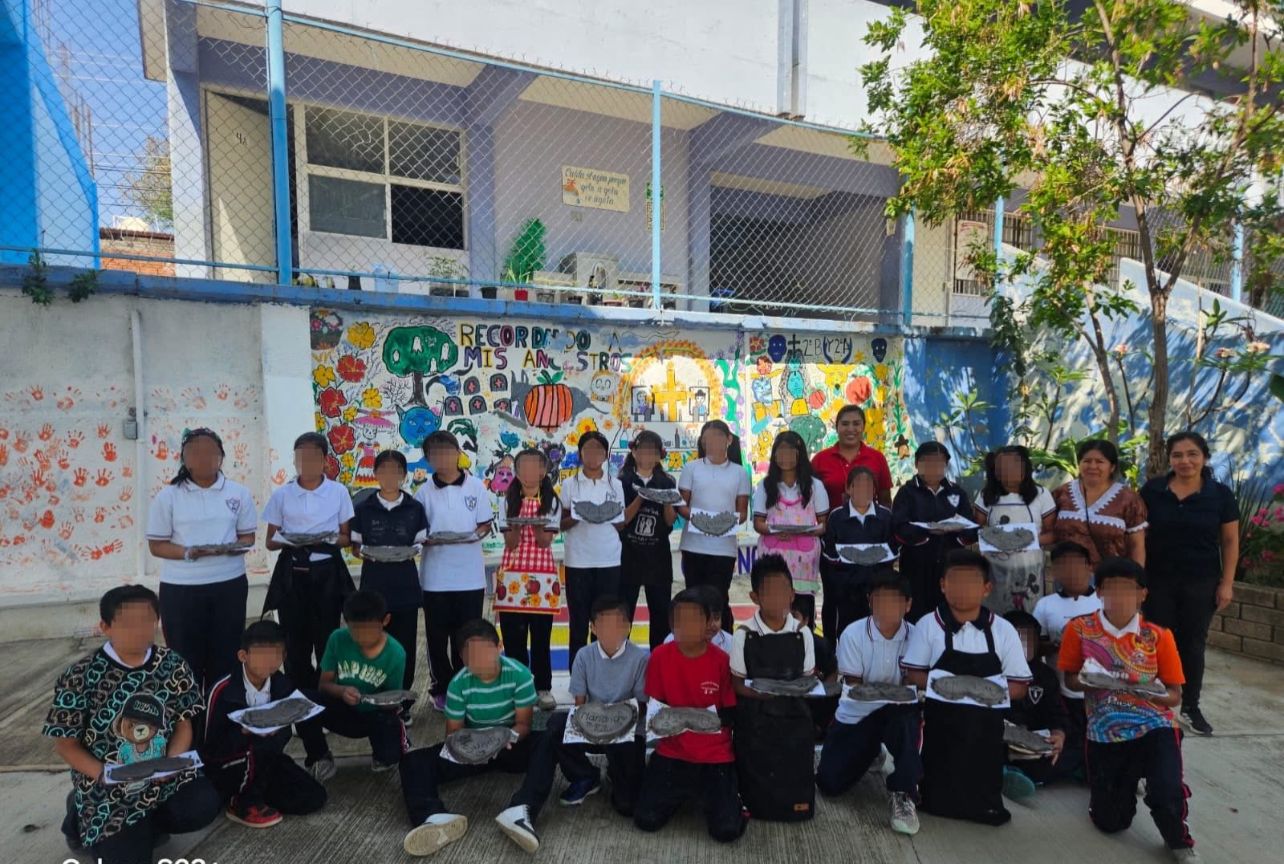 Taller en la Escuela “Lázaro Cárdenas” de San Jerónimo Yahuiche.