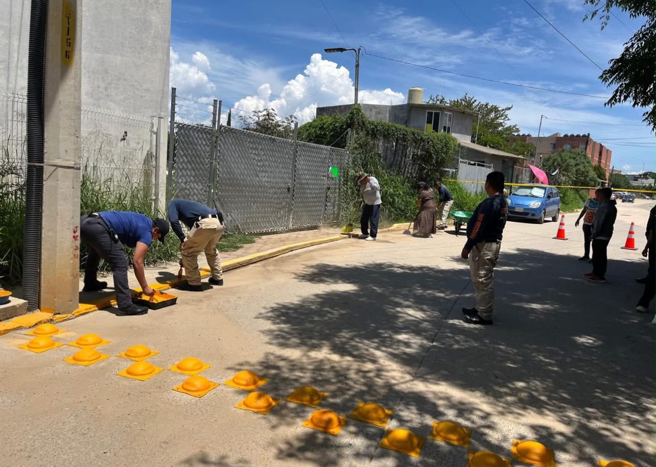 Tequio comunitario en beneficio del Fraccionamiento Los Fresnos.